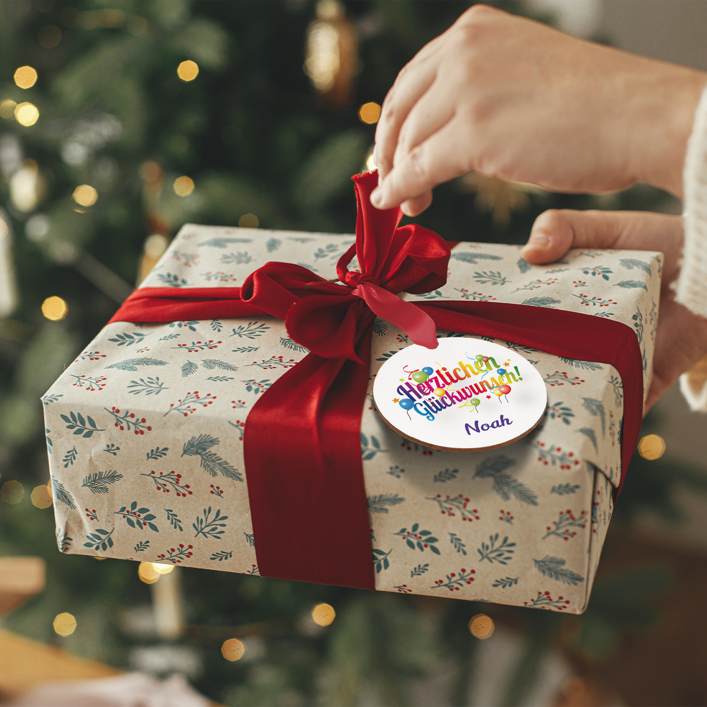 Geschenkanhänger aus Holz - Herzlichen Glückwunsch - Personalisiert mit Namen