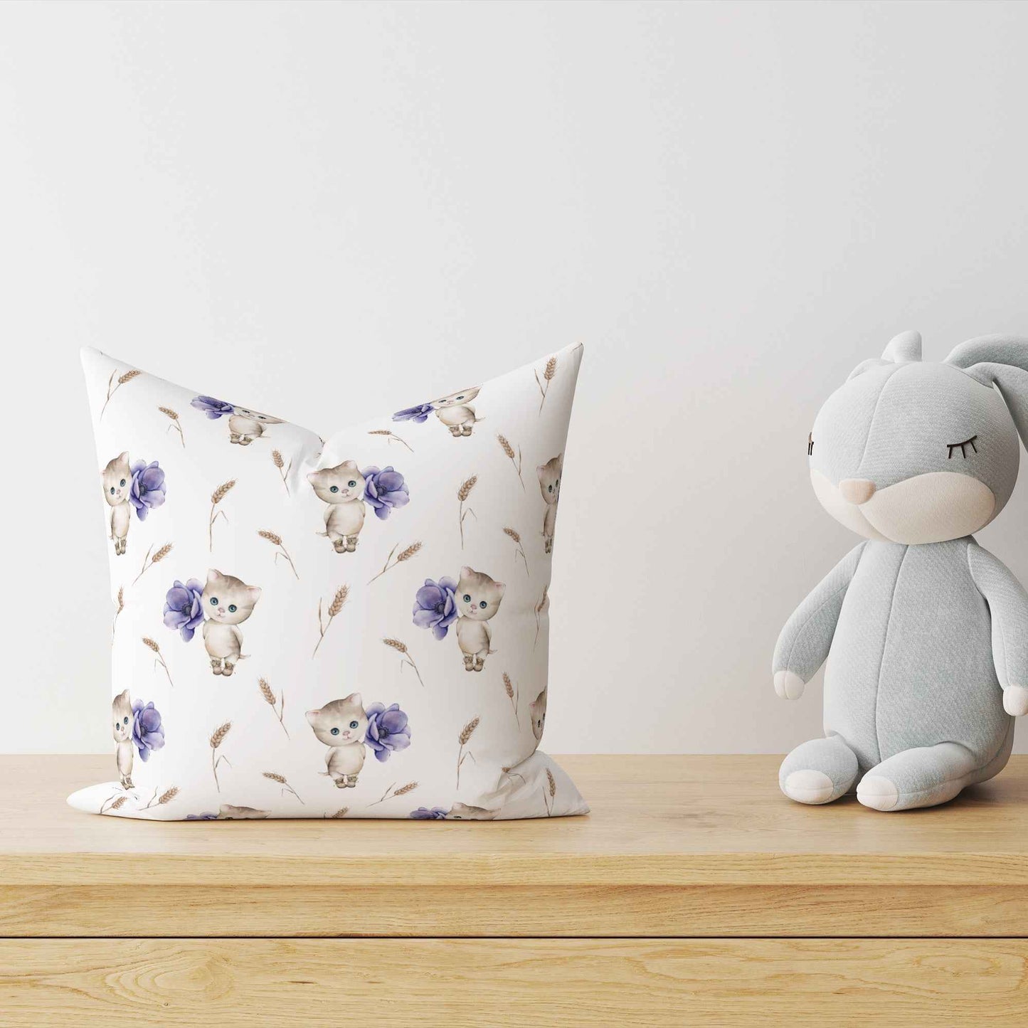 "Katze mit Blumen" Premium Kinderdekokissen