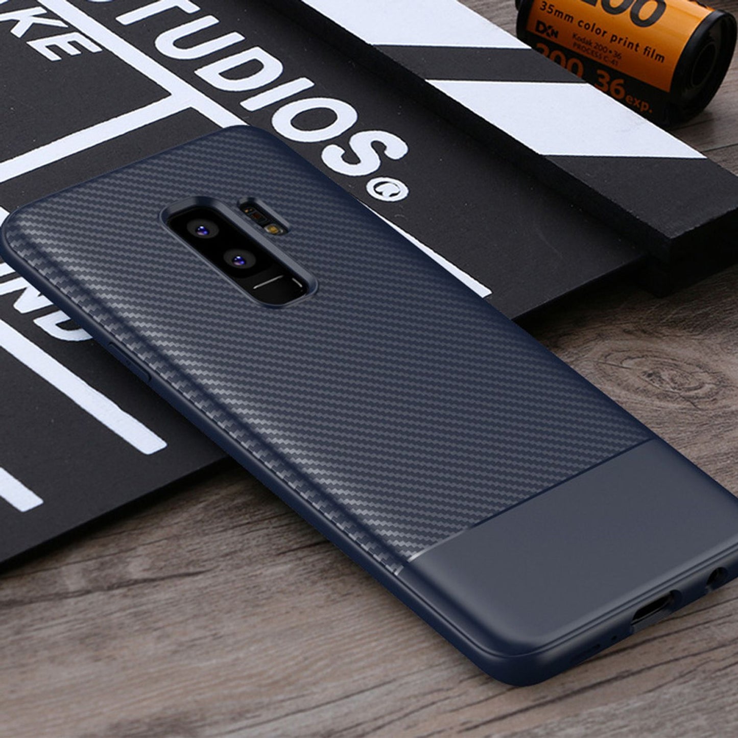 NALIA Silikonhülle für Samsung Galaxy S9 Plus – Rutschfest & Matt – VORTEX (Gebürstete Optik & Carbon Design) – Marke aus Berlin