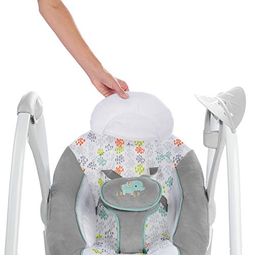 Ingenuity Hugs & Hoots zusammenklappbare & tragbare Babyschaukel, 5 Schaukelgeschwindigkeiten, 8 Melodien, 3 Naturgeräusche, Lautstärkeregulierung und Spielzeugbügel, ab der Geburt bis 9kg