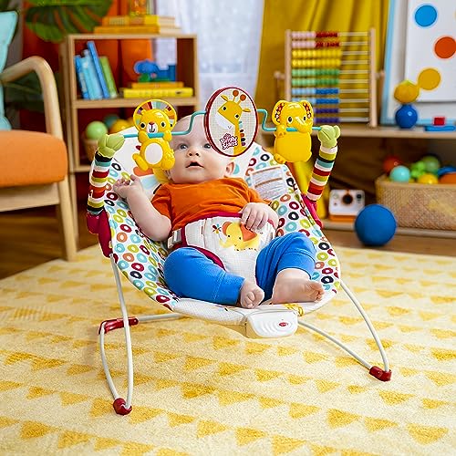 Bright Starts, Babywippe Babyschaukel Safari Fun mit Beruhigenden Vibrationen, Spielbogen mit 2 Spielzeugen, 3-Punkte-Gurt Sitz, Maschinenwaschbares Sitzpolster, ab der Geburt bis 9kg