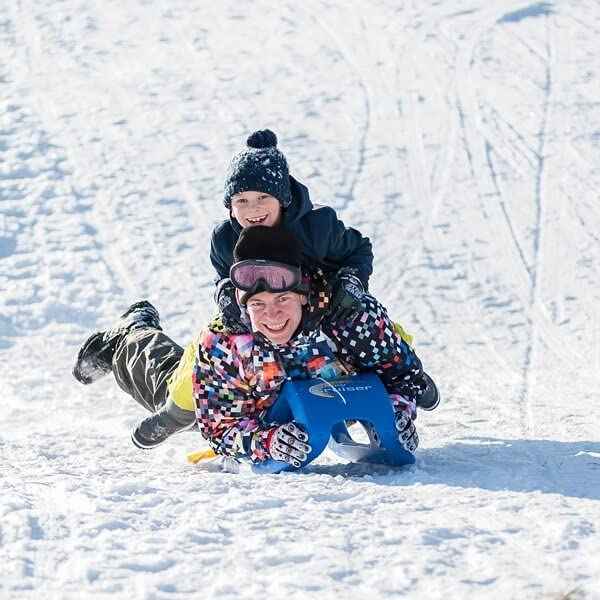 Rolly Toys rollySnow Max (Alter ab 3 Jahre, Farbe Rot, ergonomischer Sitz, mit zwei Bremsen, belastbar bis 100 kg) 200115