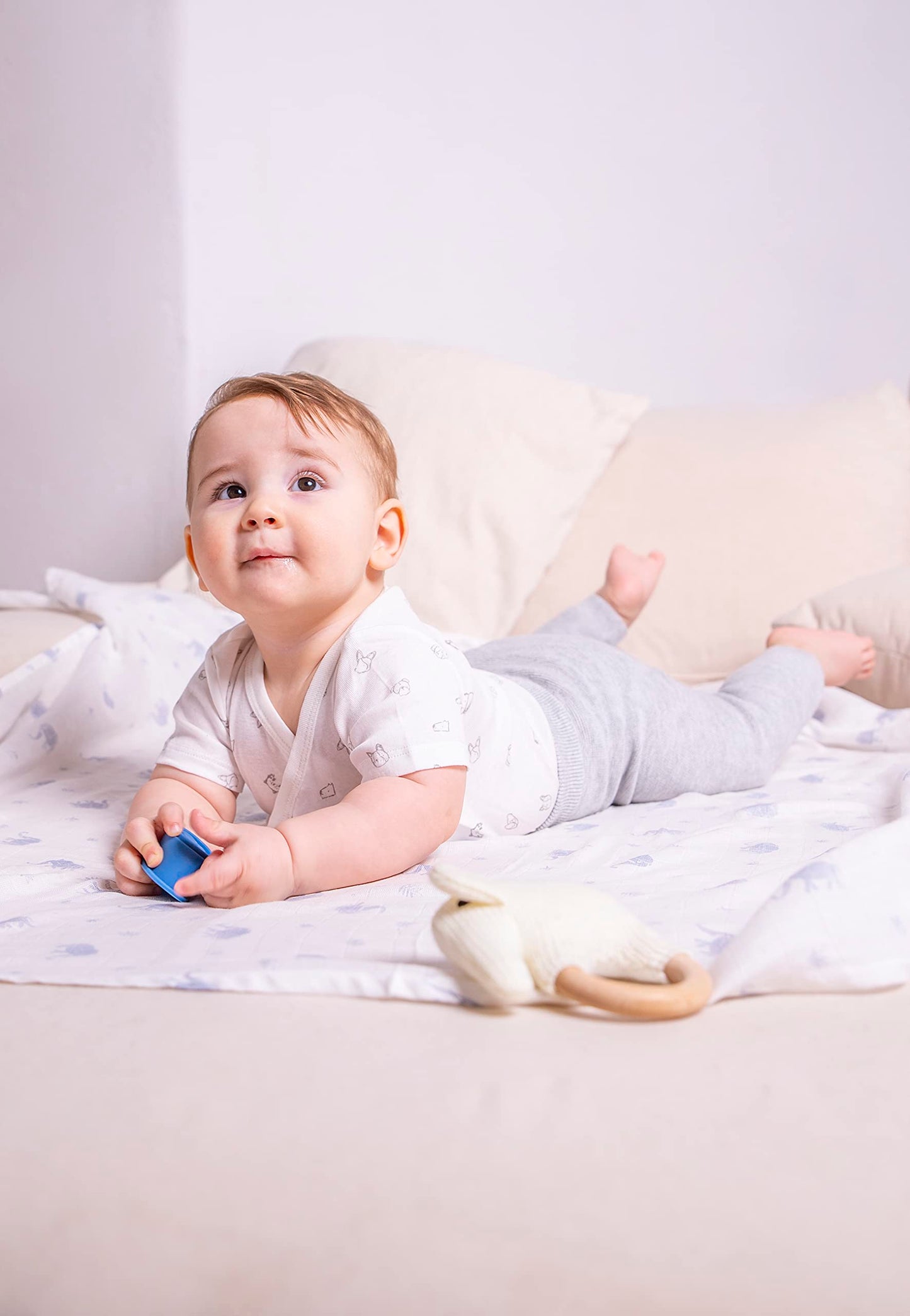 Stellou & friends Baby Body, 100% Bio-Baumwoll Wickelbody 3er MultiSet, kuschelweiche und hochwertige Kinder Kleidung für Jungs und Mädchen, Langarm & Kurzarm-body, OEKO-TEX 100 Zertifiziert