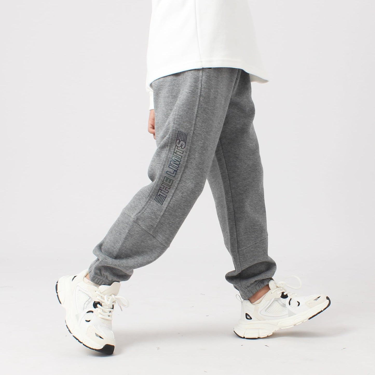 SERENYOU Jungen Jogginghose Hose Freizeit Joggers Kinder Sports Sweathose mit reflektierendem Grafikprint