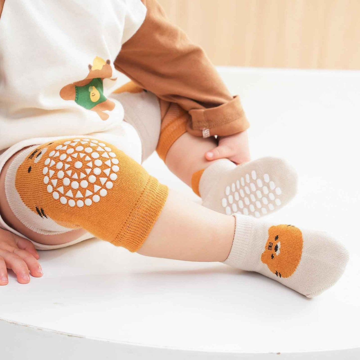 3 Paar Baby Knieschoner und 3 Paar Baby Socken Baby Krabbeln set, Anti Rutsch mit Gummipunkte Krabbelschoner Stulpen Knieschützer für Kleinkinder 0-12 Monate