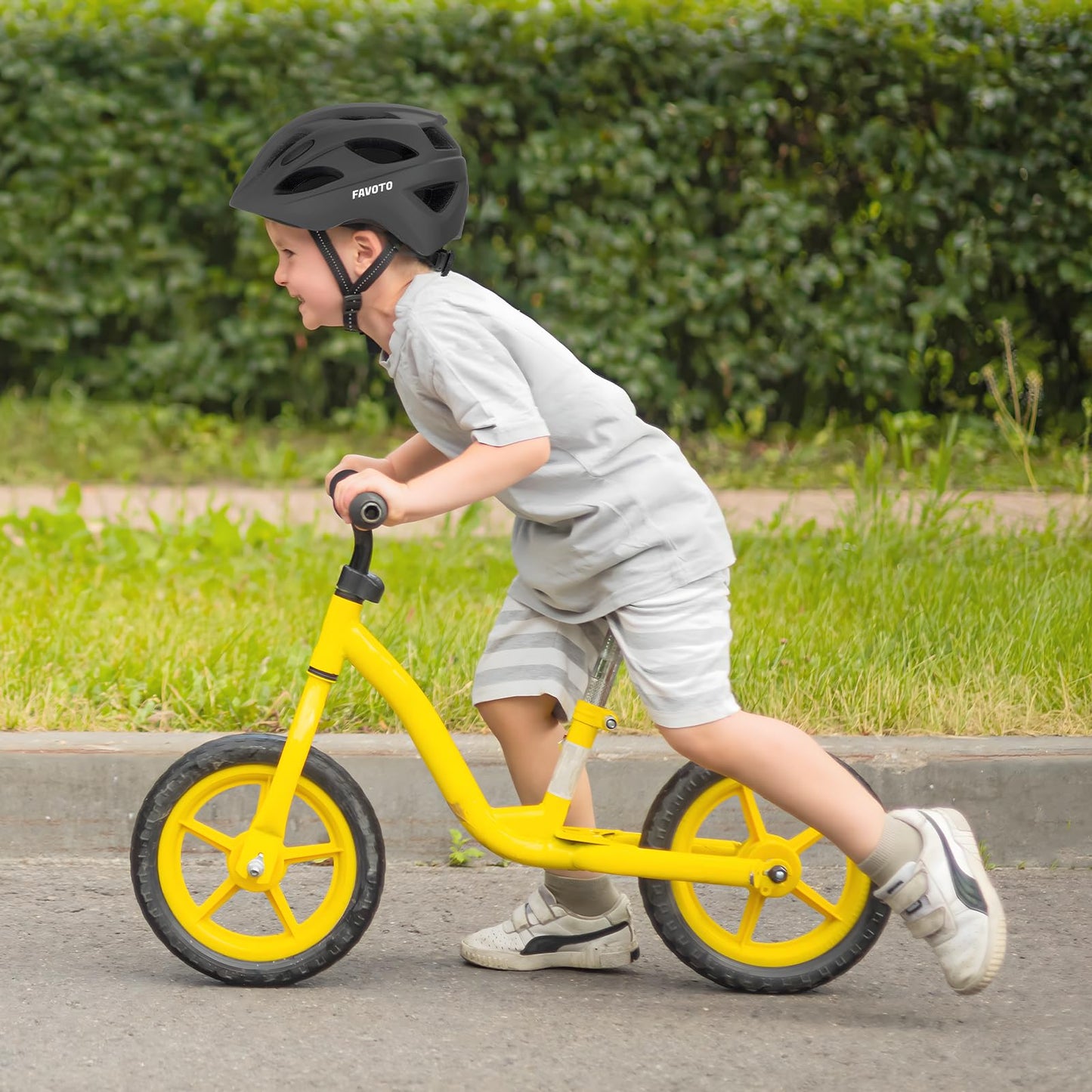 Favoto Children's Bicycle Helmet Lightweight Children's Helmet - Children's Cycling Helmet Breathable Adjustable Helmet for Boys and Girls