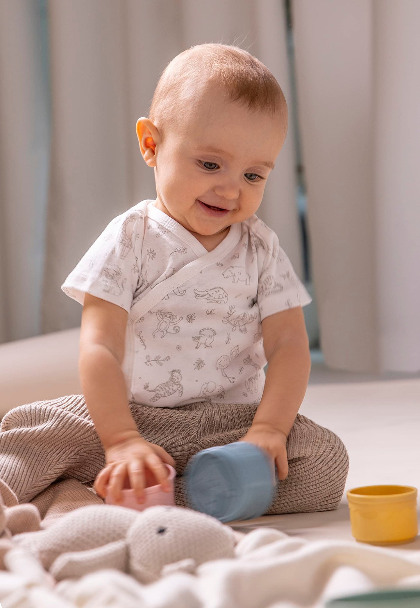 Stellou & friends Baby Body, 100% Bio-Baumwoll Wickelbody 3er MultiSet, kuschelweiche und hochwertige Kinder Kleidung für Jungs und Mädchen, Langarm & Kurzarm-body, OEKO-TEX 100 Zertifiziert
