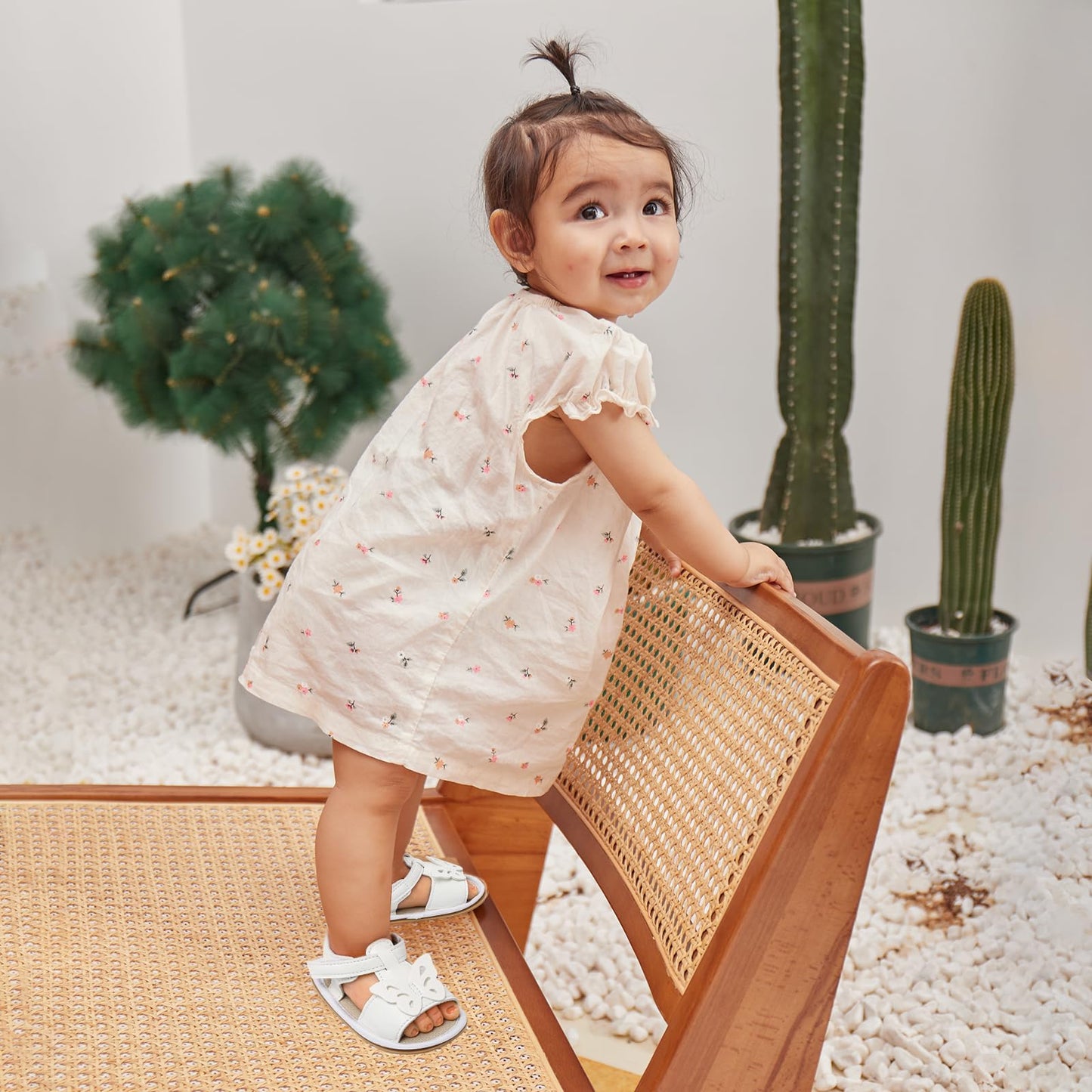 LACOFIA Babyschuhe für Mädchen – Sommerblumen Sandalen für Kleinkinder