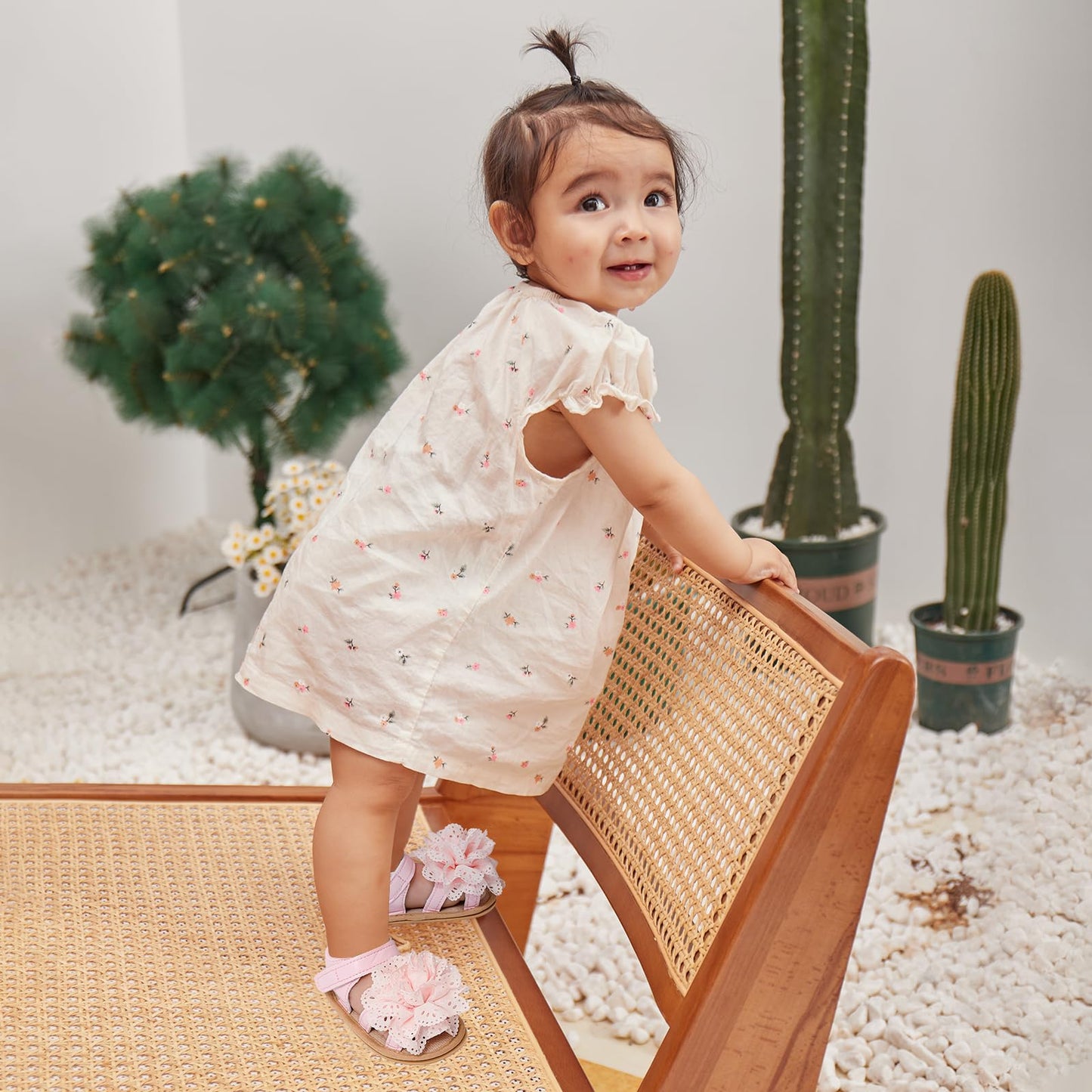 LACOFIA Babyschuhe für Mädchen – Sommerblumen Sandalen für Kleinkinder