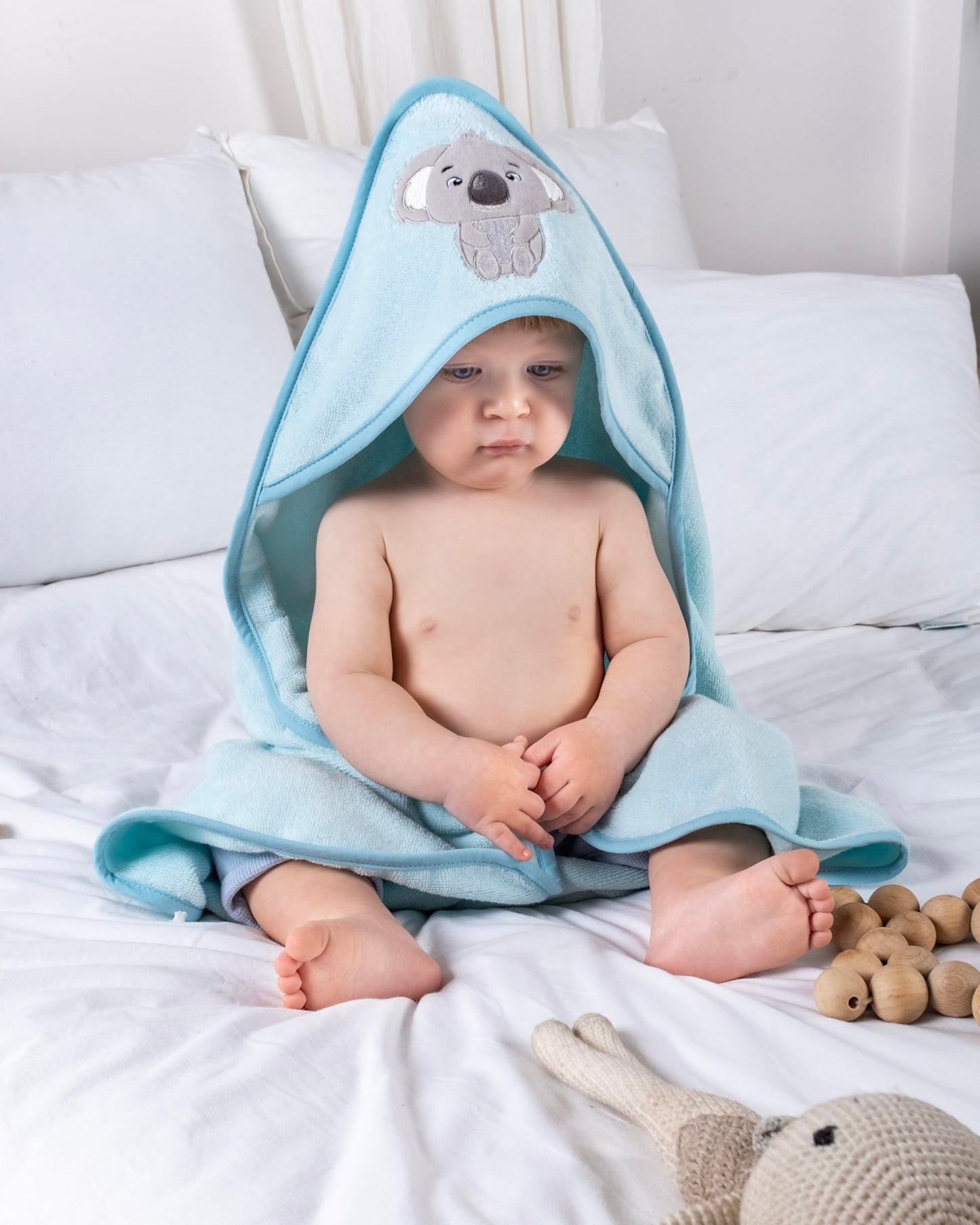 LAYNENBURG Premium Kapuzenhandtuch Baby - Badehandtuch aus 100% Baumwolle - Oeko TEX - Handtuch mit Kapuze für Neugeborene & Kinder - Badetuch, Babyhandtuch Mädchen, Jungen (Waschbär 80 x 80cm)