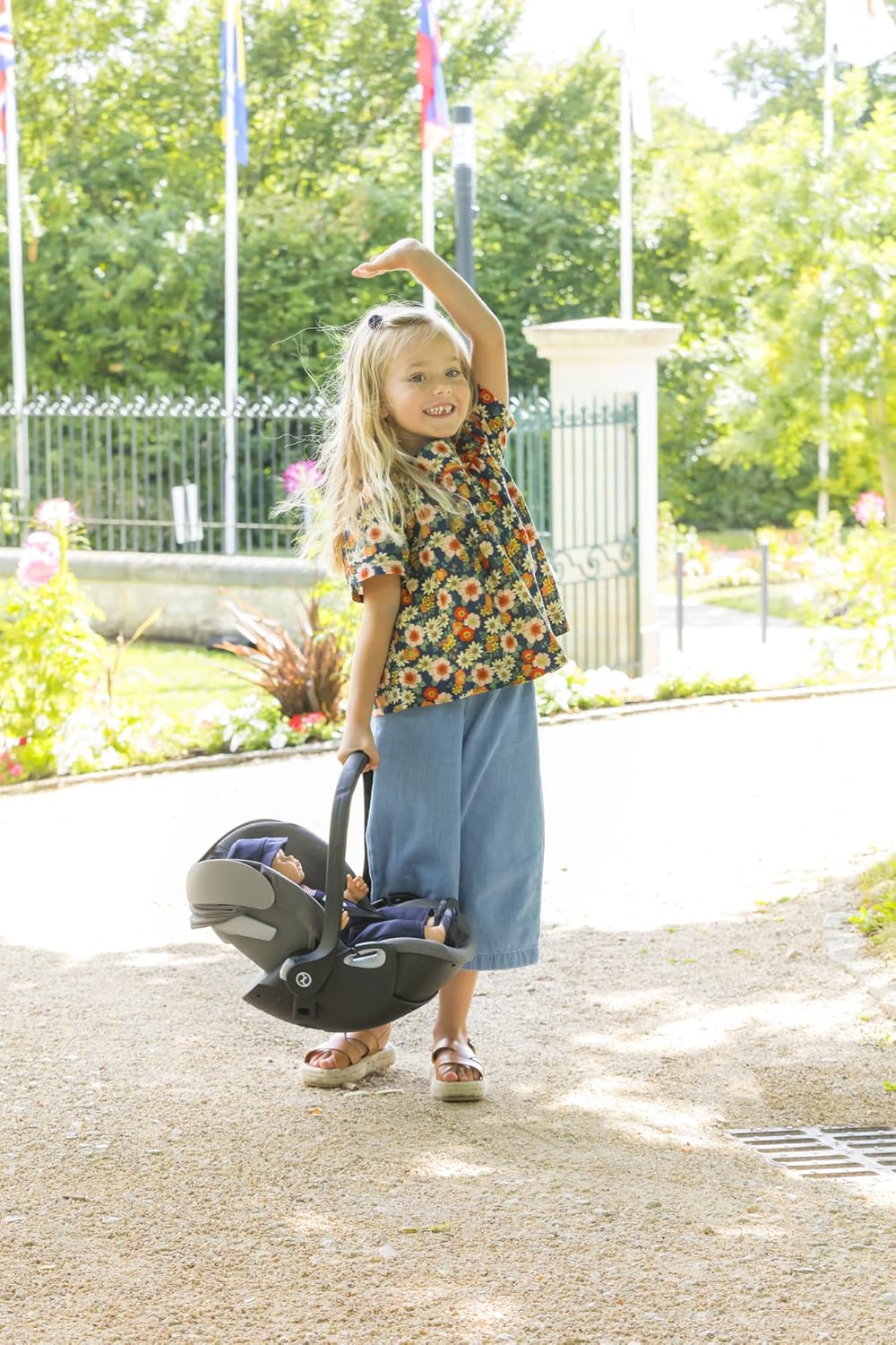 Corolle 9000141390 - Cybex 2in1 Puppen Trageschale und Wiege, mit Gurt und Verdeck, kann mit dem Cybex Puppenwagen verbunden Werden, für alle 36-42cm Babypuppen, ab 3 Jahren