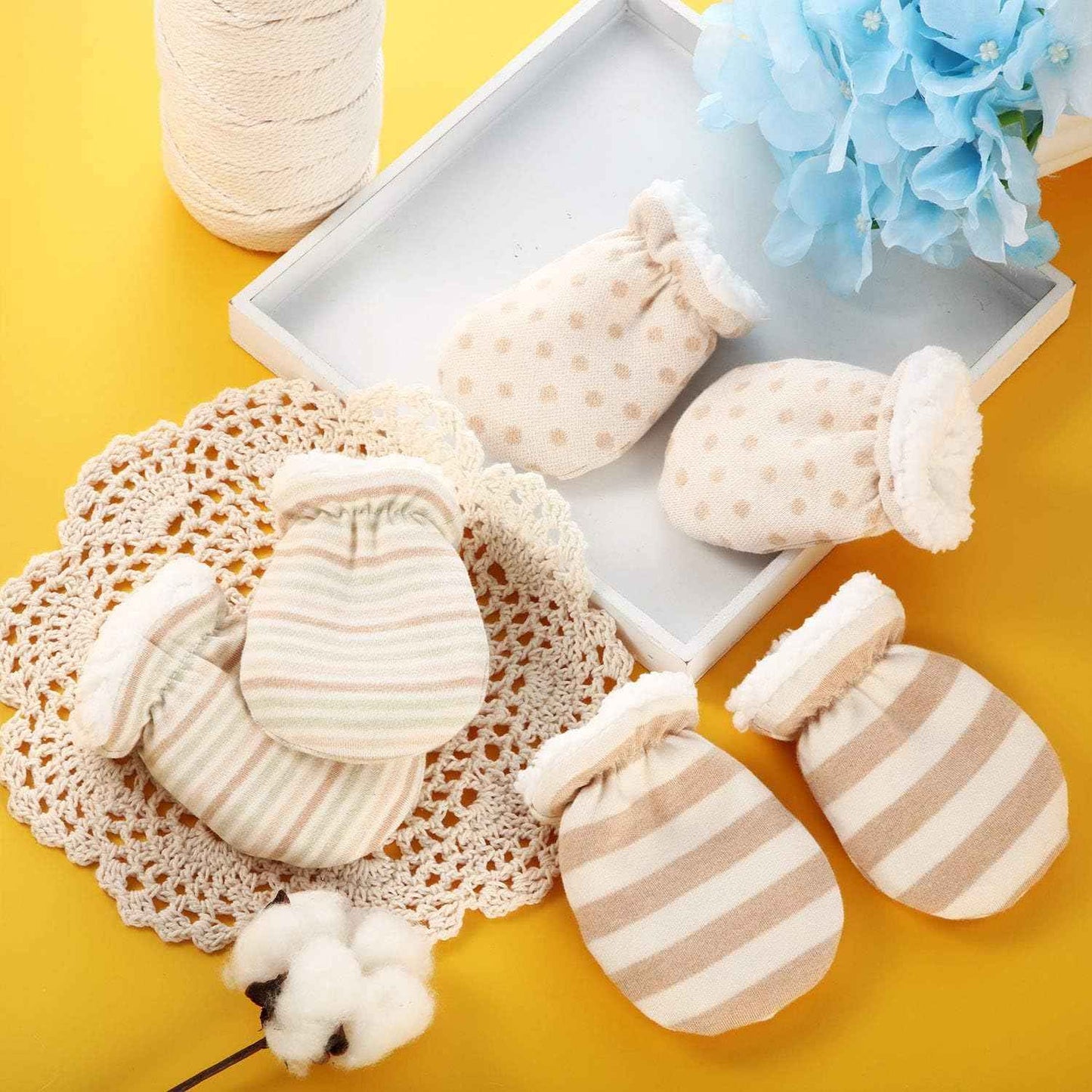 3 Pairs of Baby Mittens, Warm Cotton Gloves, Unisex, For Infants / Newborns, Wool Lined Gloves for 0-12 Months - Colour B