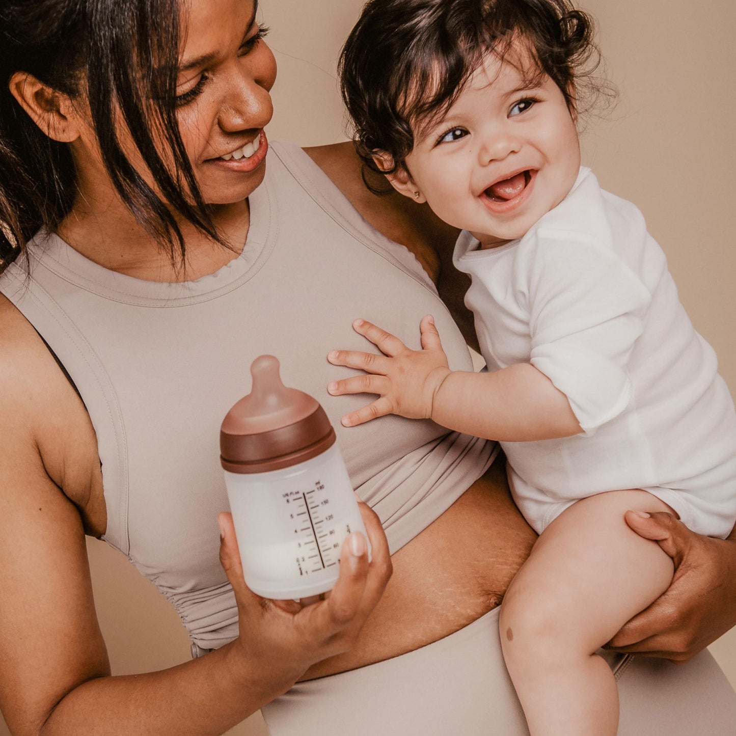 Suavinex, Anti-Colic Babyflasche Zero Zero,mit mittlerem Silikonsauger (M), für Babys ab 3 Monaten, Empfohlen für gestillte Babys und Flaschennahrung, 270 ml, Deep