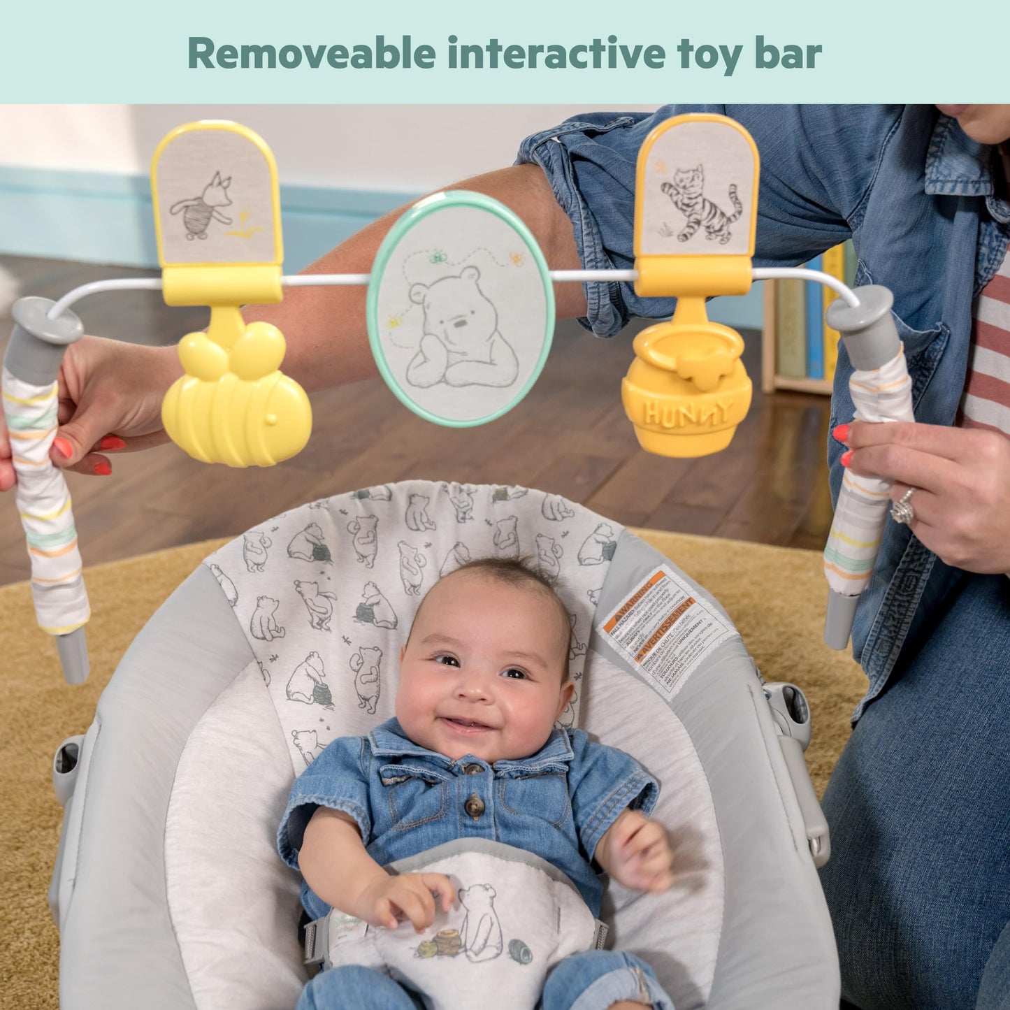 Bright Starts, Disney Baby, Winnie the Pooh Babywippe Babyschaukel mit Vibrationen, Automatischer Ausschaltfunktion, Melodien, Lautstärkeregler, Abnehmbarer Kopfstütze und Spielbogen