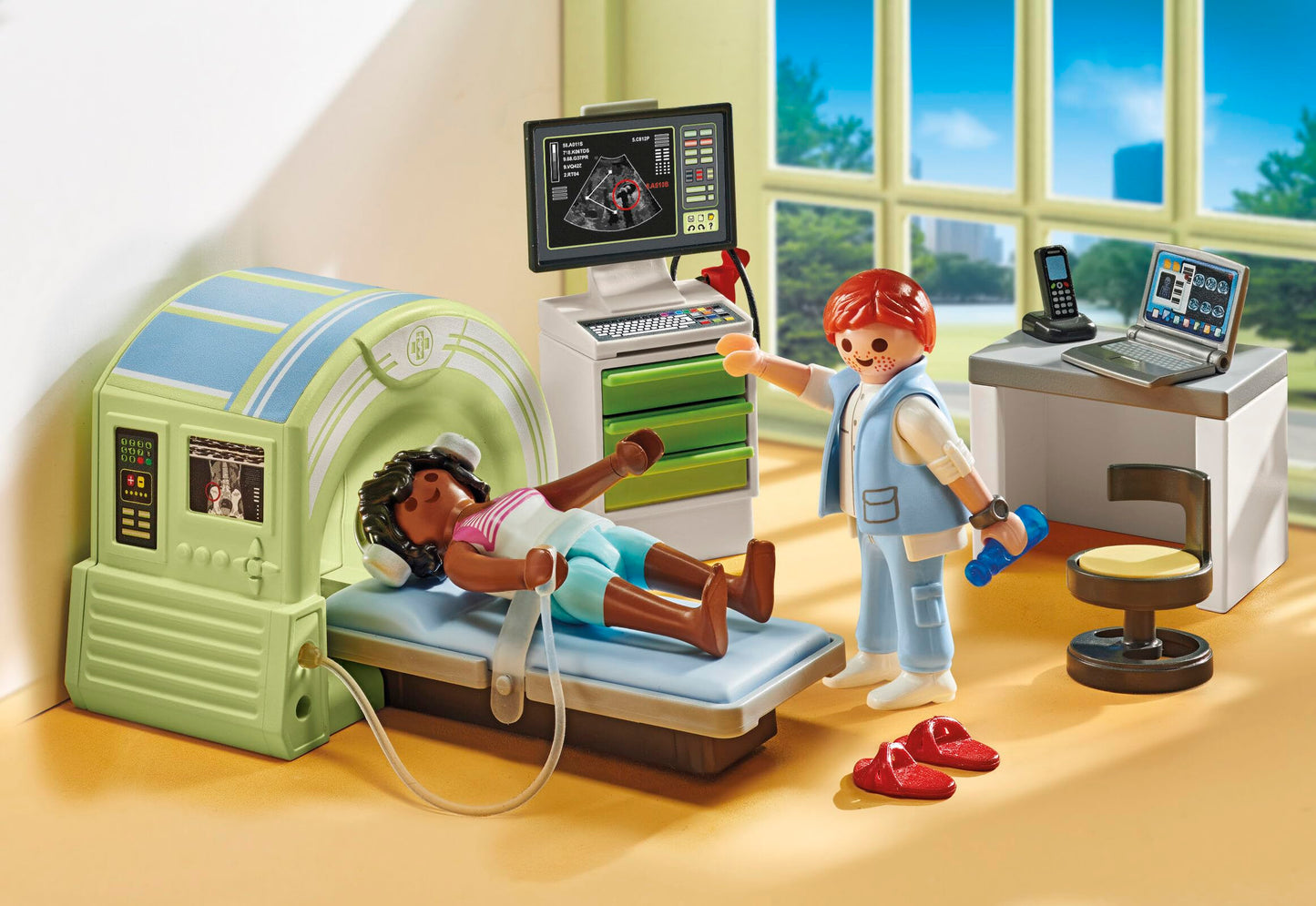 PLAYMOBIL | Action Heroes | Kinderarzt mit Teddybär | nachhaltiges Spielzeug für Kinder ab 4 Jahren | 71619