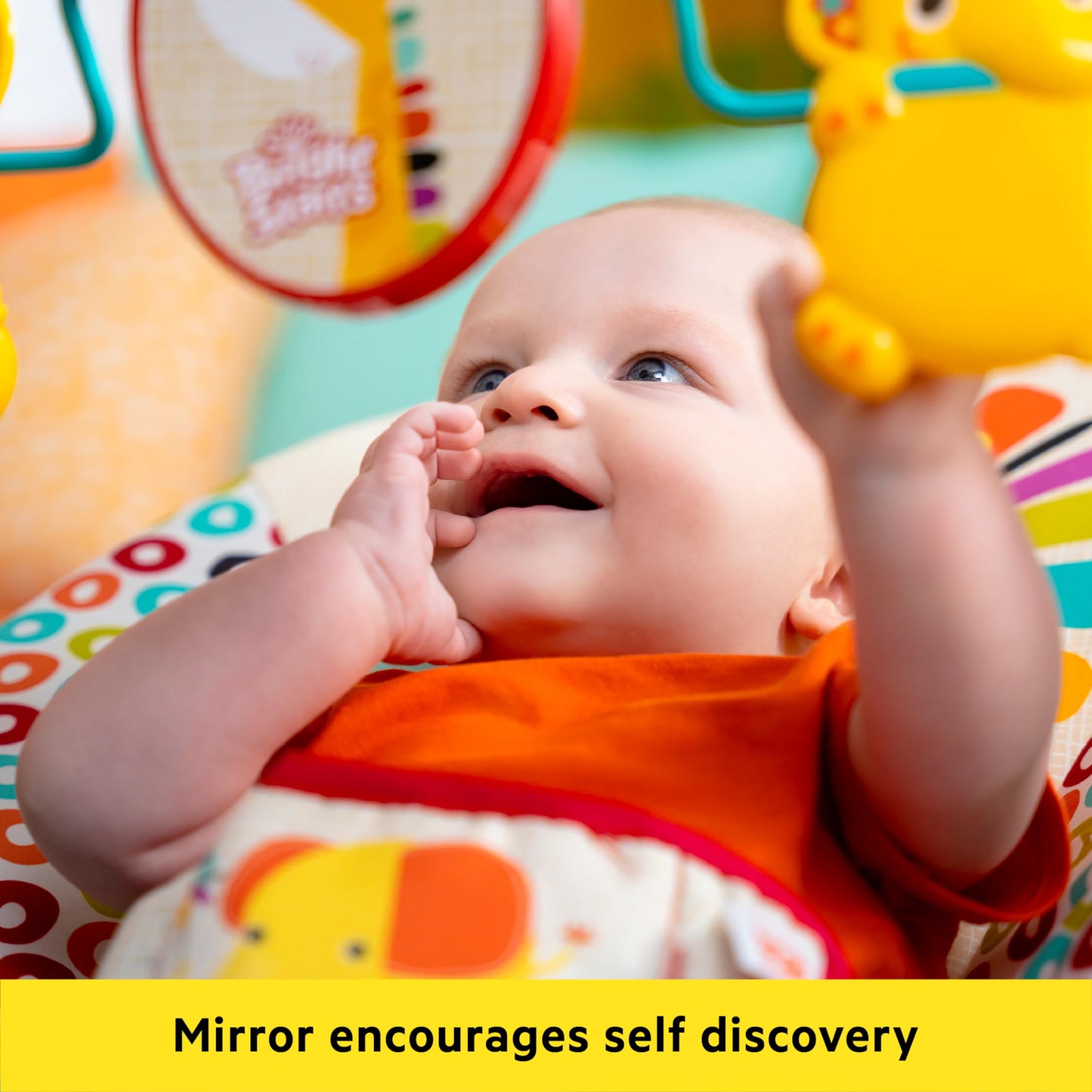 Bright Starts, Babywippe Babyschaukel Safari Fun mit Beruhigenden Vibrationen, Spielbogen mit 2 Spielzeugen, 3-Punkte-Gurt Sitz, Maschinenwaschbares Sitzpolster, ab der Geburt bis 9kg