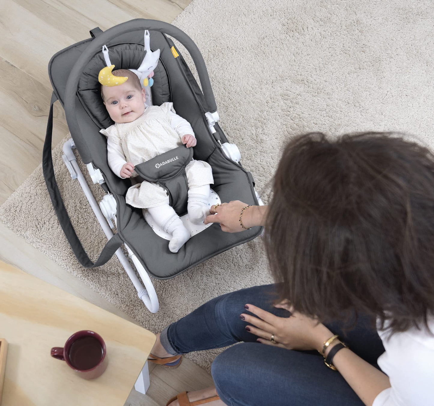 Badabulle Babywippe faltbar Lichen - Verstellbare Rückenlehne - 3-Punkt-Sicherheitsgurt - Abnehmbarer Spielbogen
