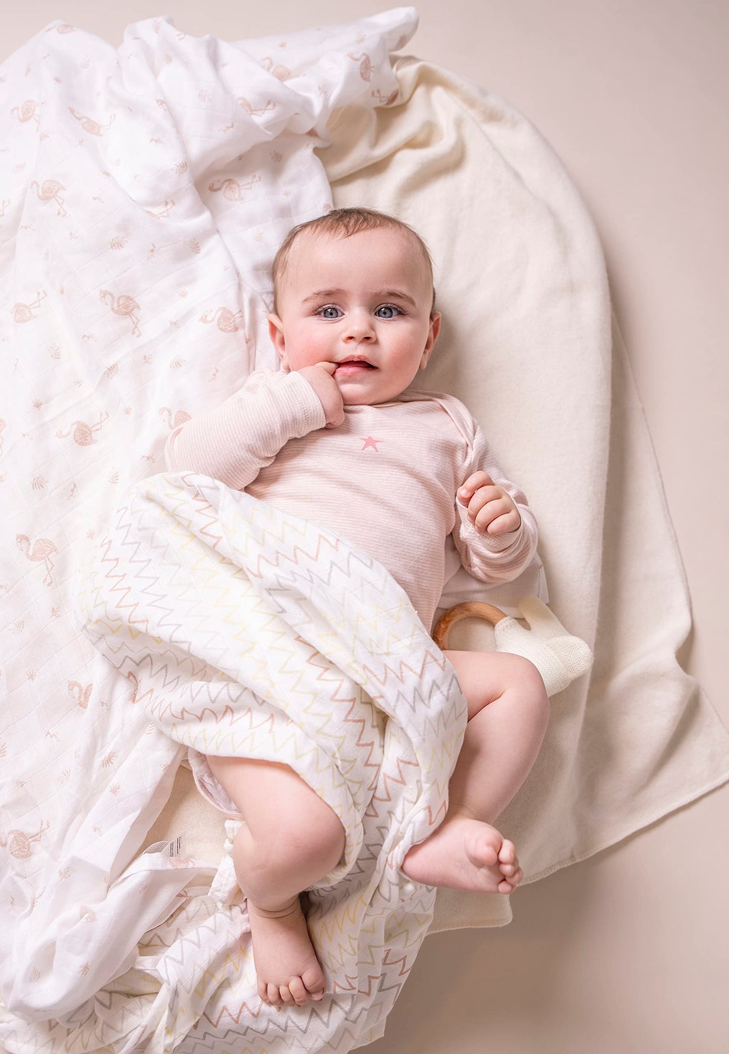 Stellou & friends Baby Body, 100% Bio-Baumwoll Wickelbody 3er MultiSet, kuschelweiche und hochwertige Kinder Kleidung für Jungs und Mädchen, Langarm & Kurzarm-body, OEKO-TEX 100 Zertifiziert