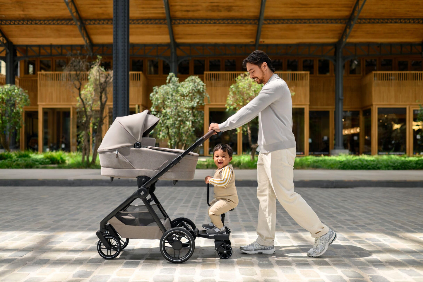 Maxi-Cosi Oxford Plus Baby Stroller 2 in 1 Set with Carrycot 0-4 Years 0-22kg Compact Folding Soft Suspension 3 Reclining Positions 10kg Storage Basket Twillic Graphite