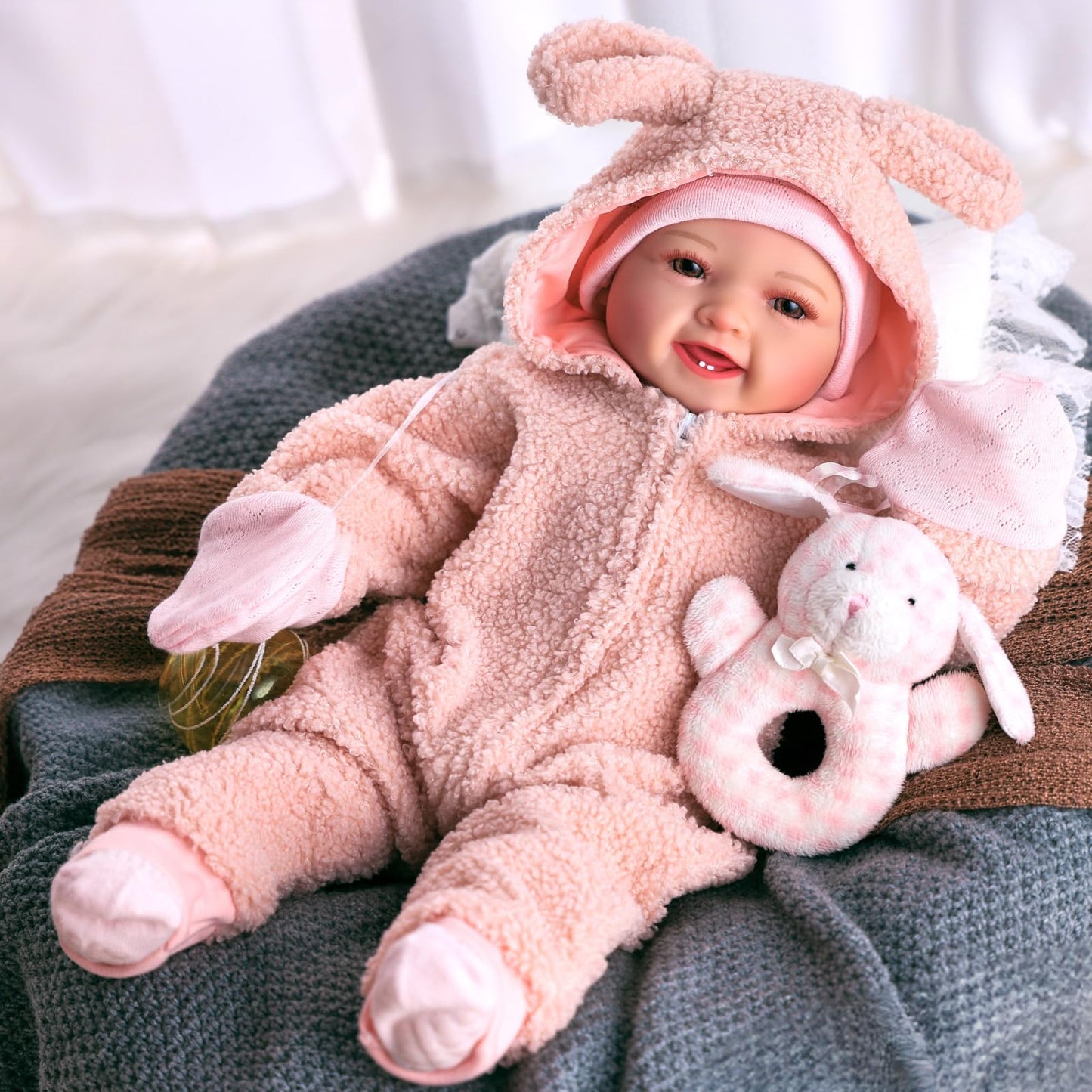 BABESIDE Baby Puppe - 43 cm / 17 Zoll Mädchen Babypuppen mit Stoffkörper - Babypuppe Mit Bezauberndem Outfit, Schnuller Und Babyflasche Als Geschenk FüR Kinder Ab 2 Jahren