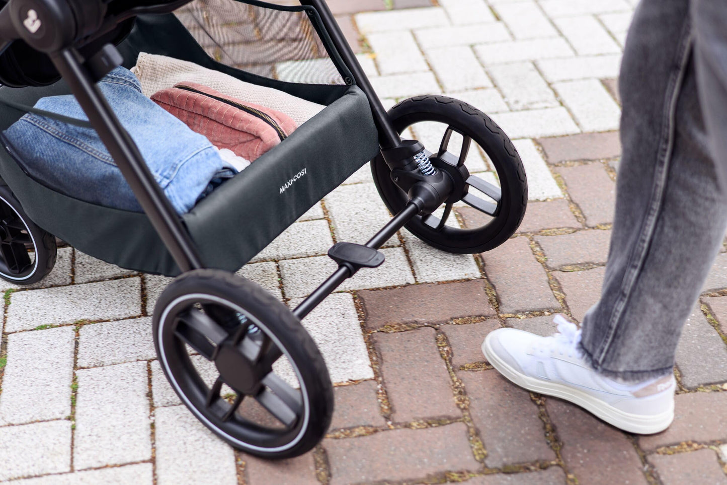 Maxi-Cosi Oxford Plus Baby Stroller 2 in 1 Set with Carrycot 0-4 Years 0-22kg Compact Folding Soft Suspension 3 Reclining Positions 10kg Storage Basket Twillic Graphite
