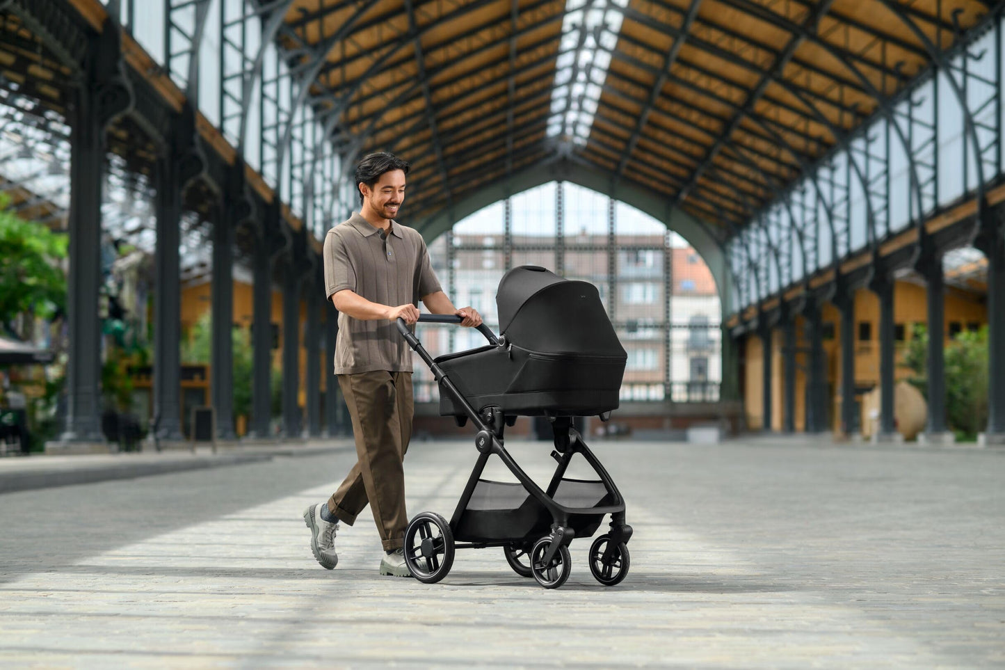Maxi-Cosi Oxford Plus Baby Stroller 2 in 1 Set with Carrycot 0-4 Years 0-22kg Compact Folding Soft Suspension 3 Reclining Positions 10kg Storage Basket Twillic Graphite