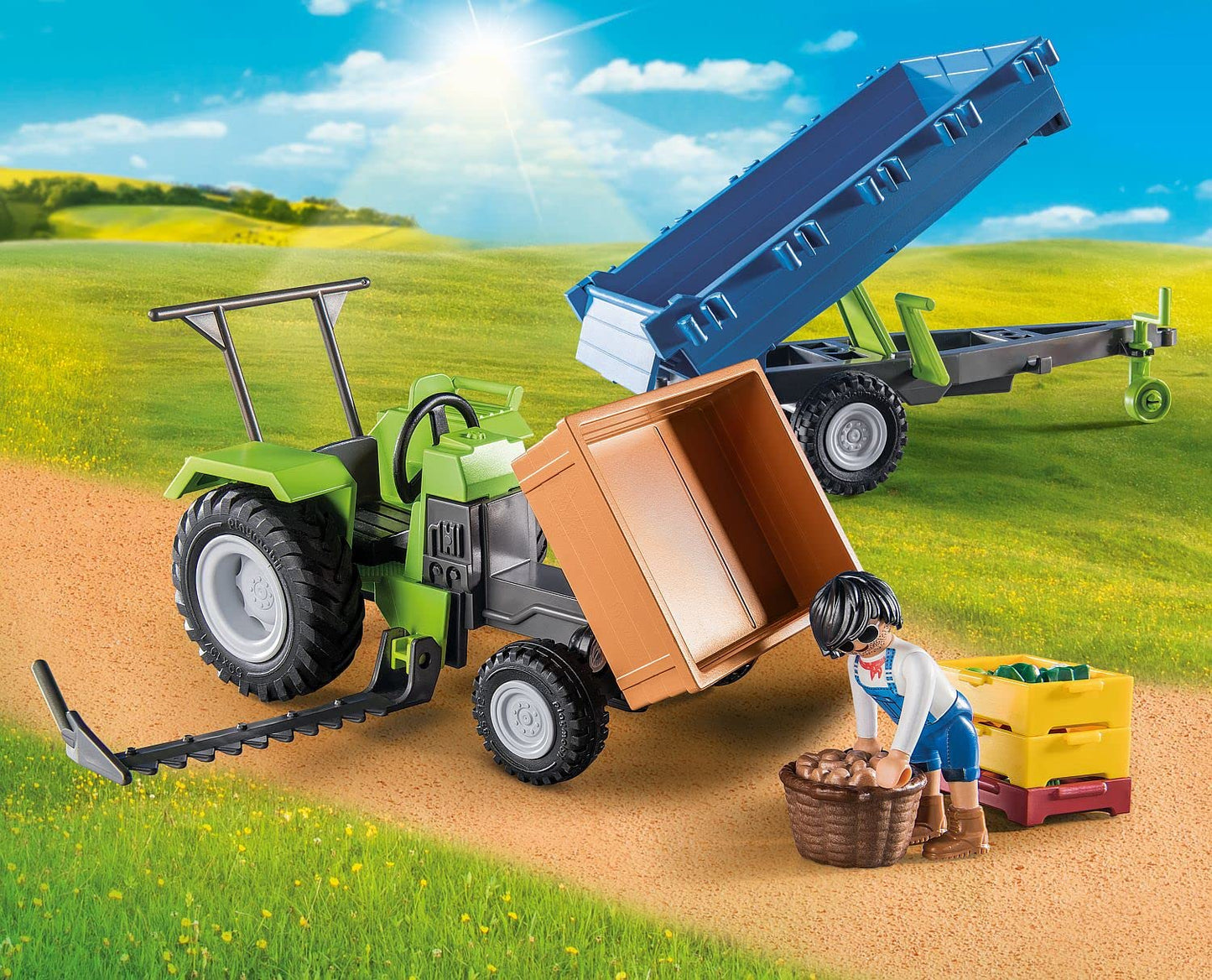 PLAYMOBIL Country 71442 Traktor mit Anhänger und Wassertank, frische Ernte auf dem Bauernhof, spielerisches Lernen über die Umwelt, nachhaltiges Spielzeug für Kinder ab 4 Jahren