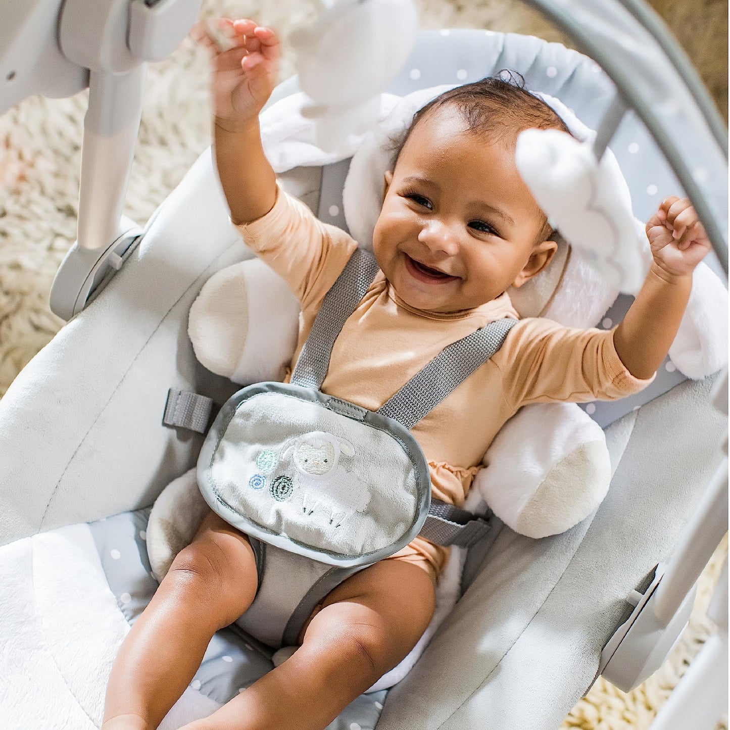Ingenuity, tragbare Babyschaukel, Cuddle lamp - mit Melodien, Zeit- und Schaukeleinstellung