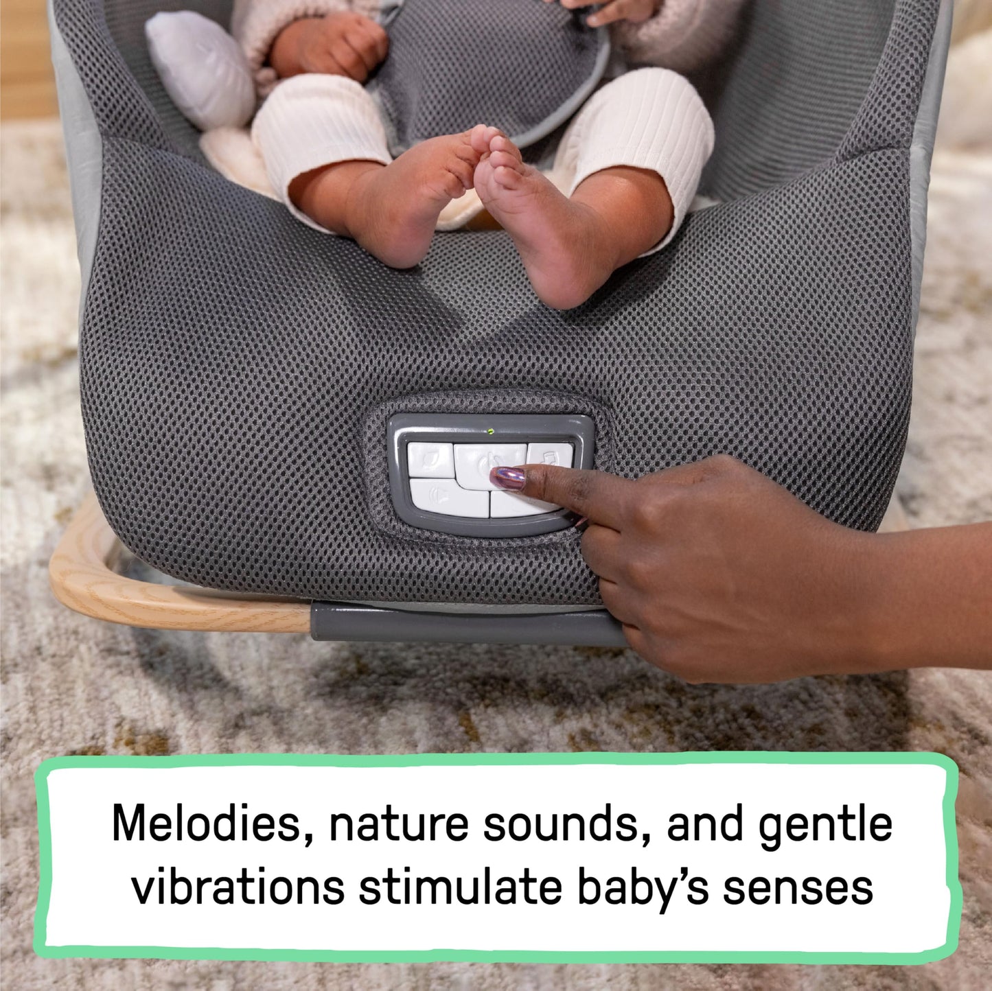 Ingenuity, Cuddle Lamb Babywippe Babyschaukel mit Schaukelfunktion und Vibrationen, Spielbogen mit 2 Plüsch Spielzeug, Musik, 4 Naturgeräuschen und Lautstärkeregler, ab Geburt bis 18 kg