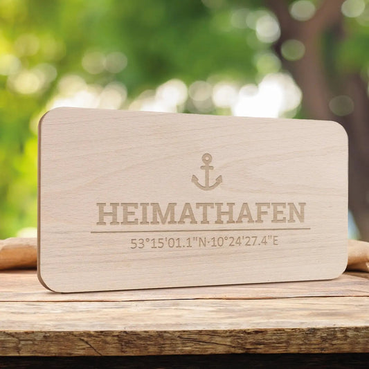 Frühstücksbrettchen "Heimathafen" mit Koordinaten-Gravur