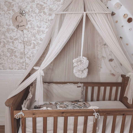 Baldachin aus Tüll – Traumhafte Deko für Baby- & Kinderzimmer