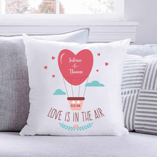 Bedrucktes Kissen mit Motiv Love is in the air