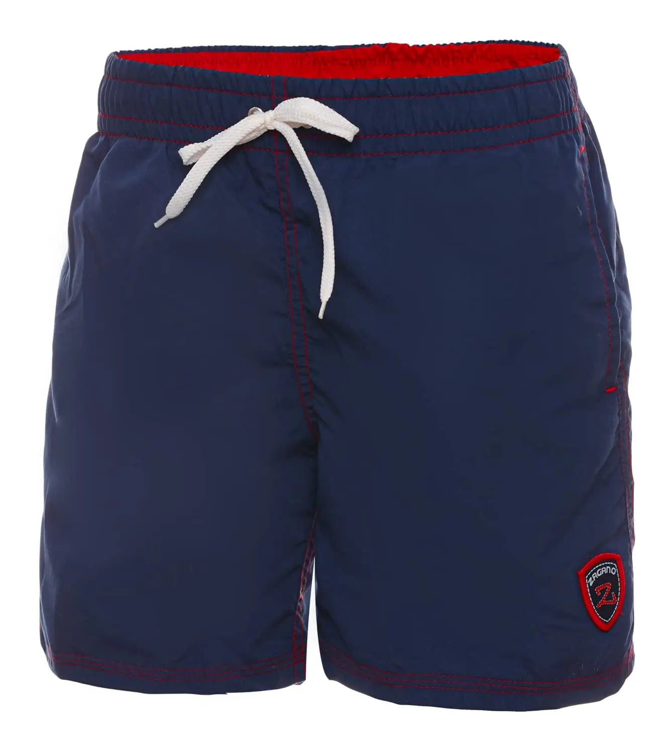 Navyblaue badehose für jungs mit rotem rand und weißem kordelzug mit kleinem sticklogo am unteren rechten bein