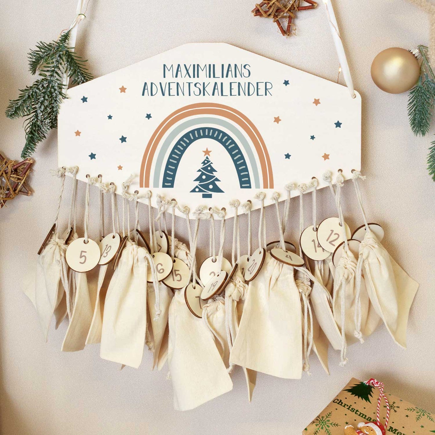 Personalisierter Adventskalender aus Holz mit Druckmotiv & Namen - Regenbogen