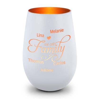Deko Windlicht aus Glas mit Gravur - We are Family - Personalisiert mit bis zu fünf Namen