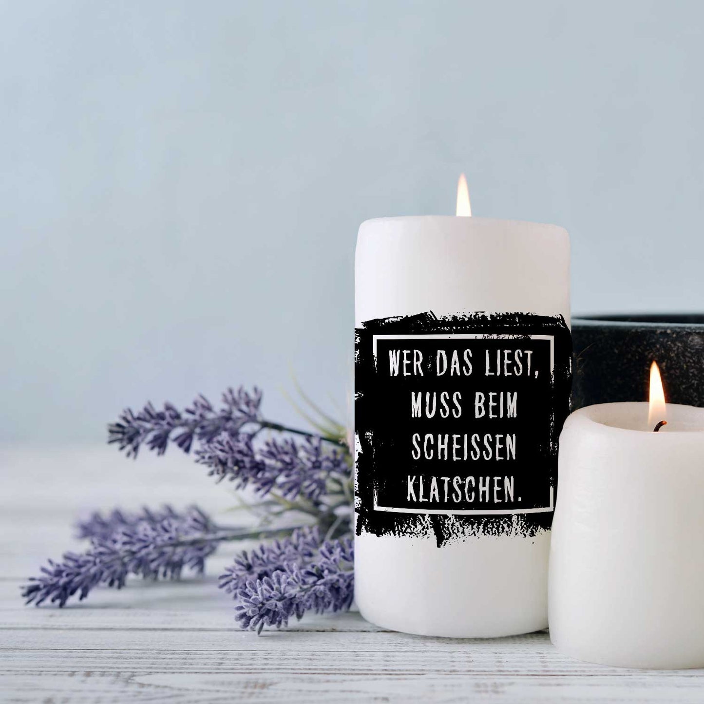 Kleine Kerze mit Spruch "Beim Scheissen klatschen"