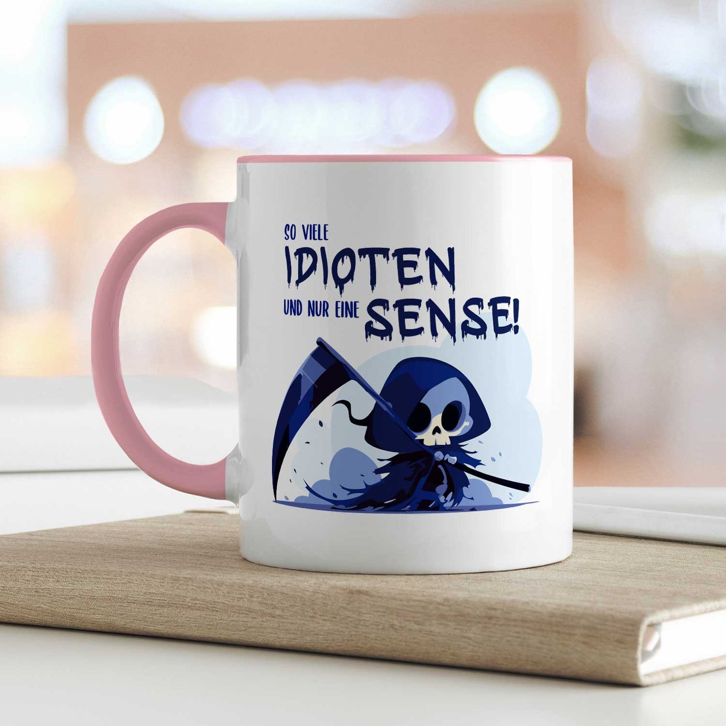 Bedruckte Tasse mit Spruch in blau - So viele Idioten und nur eine Sense