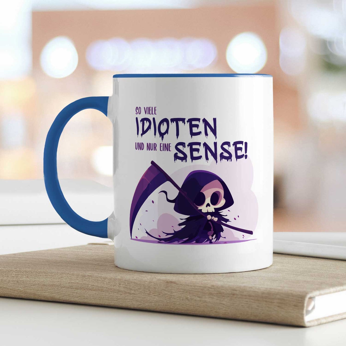 Bedruckte Tasse mit Spruch in lila - So viele Idioten und nur eine Sense