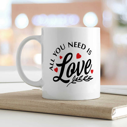 Bedruckte Tasse mit Spruch - All you need is love
