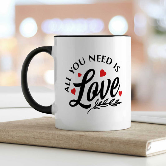 Bedruckte Tasse mit Spruch - All you need is love