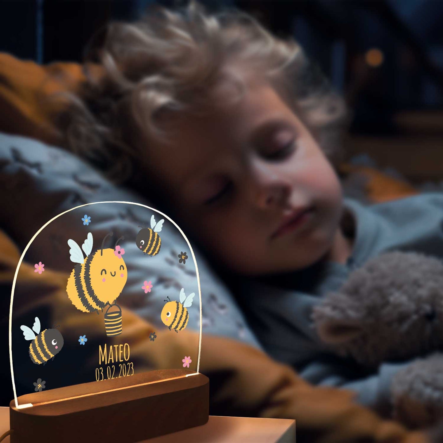 Kinder LED Nachtlicht mit Sockel aus Holz im Biene Design