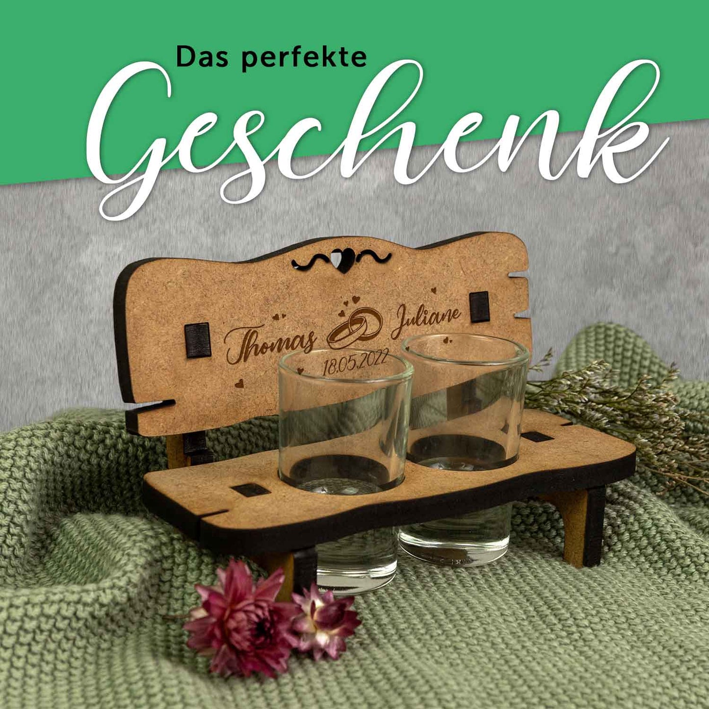 Gravierte Schnapsbank im Wedding Design mit Namen & Datum + 2 Schnapsgläser
