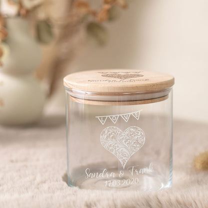 Graviertes Vorratsglas mit Holzdeckel - Zur Hochzeit