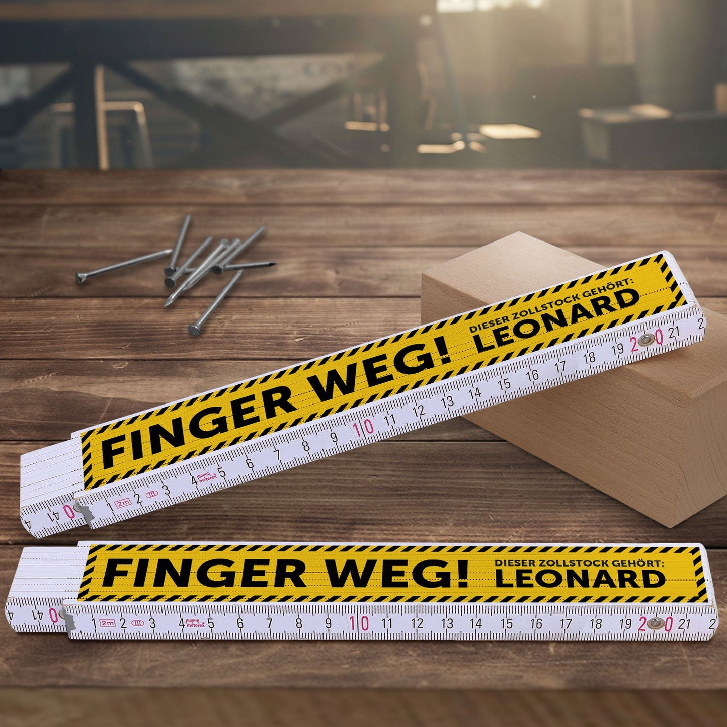 Zollstock 2 Meter mit Gravur - Finger Weg! - Personalisiert mit Namen