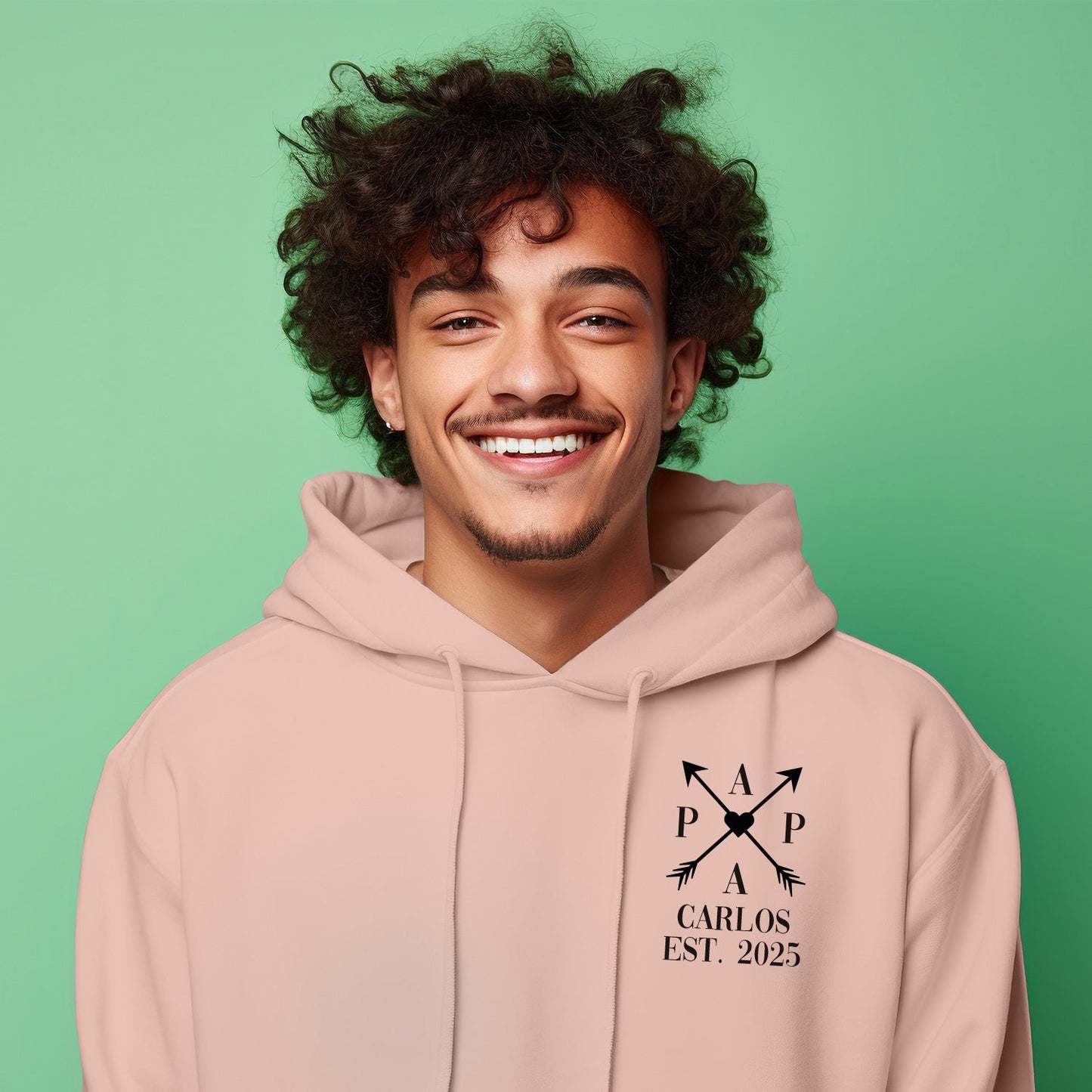 Personalisierter Hoodie für Herren - PAPA EST. Kreuzpfeile