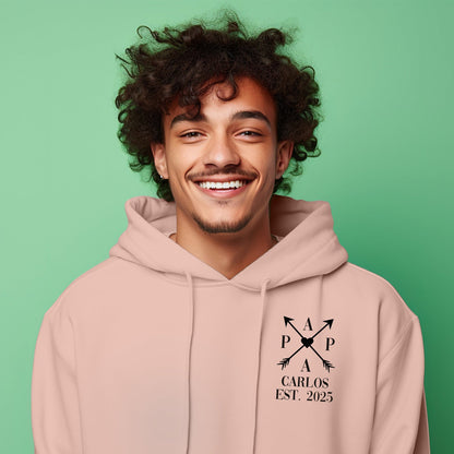 Personalisierter Hoodie für Herren - PAPA EST. Kreuzpfeile