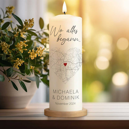 Große Kerze "Wo alles begann" - Personalisiertes Geschenk mit Namen, Datum, Ort & Wunschtext