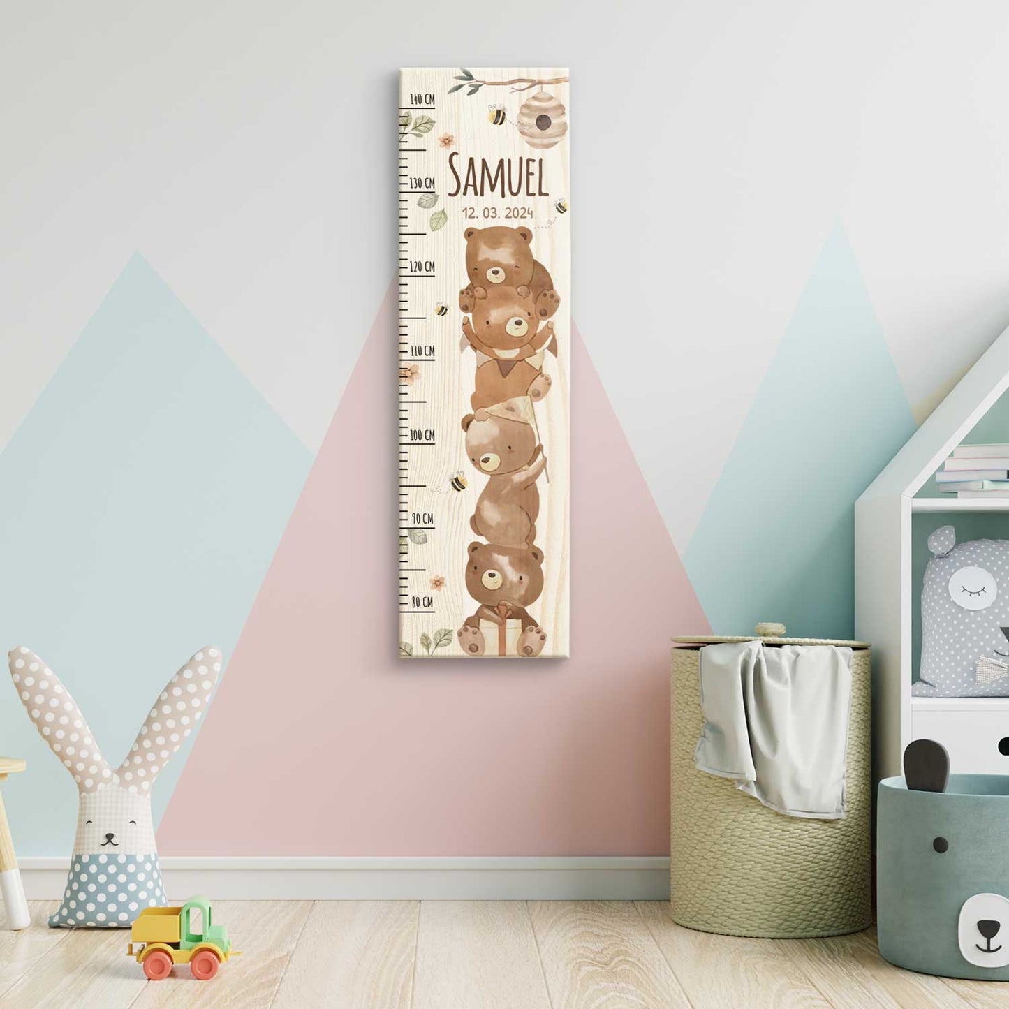 Messlatte mit Namen für Kinder im Bären Design