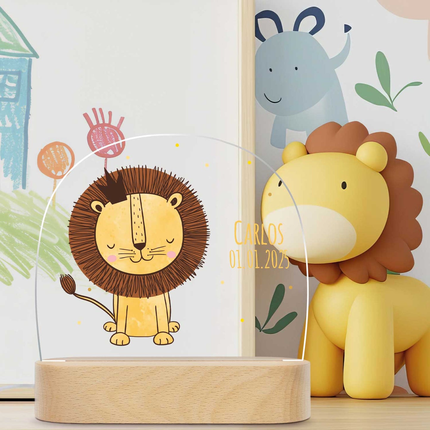 Kinder LED Nachtlicht mit Sockel aus Holz im Löwe Design