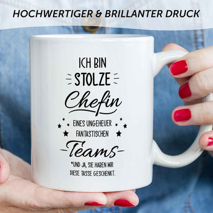 Bedruckte Tasse mit Spruch Stolze Chefin